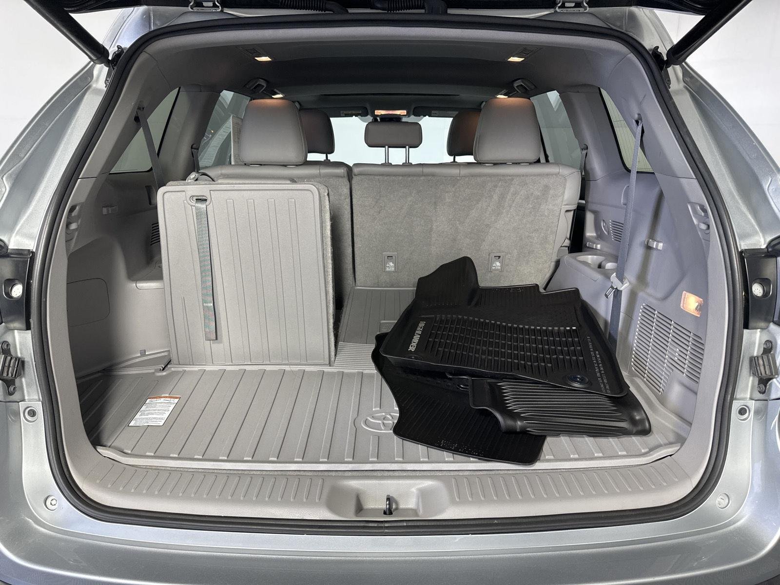 Used 2019 Celestial Silver Metallic Toyota XLE image 26