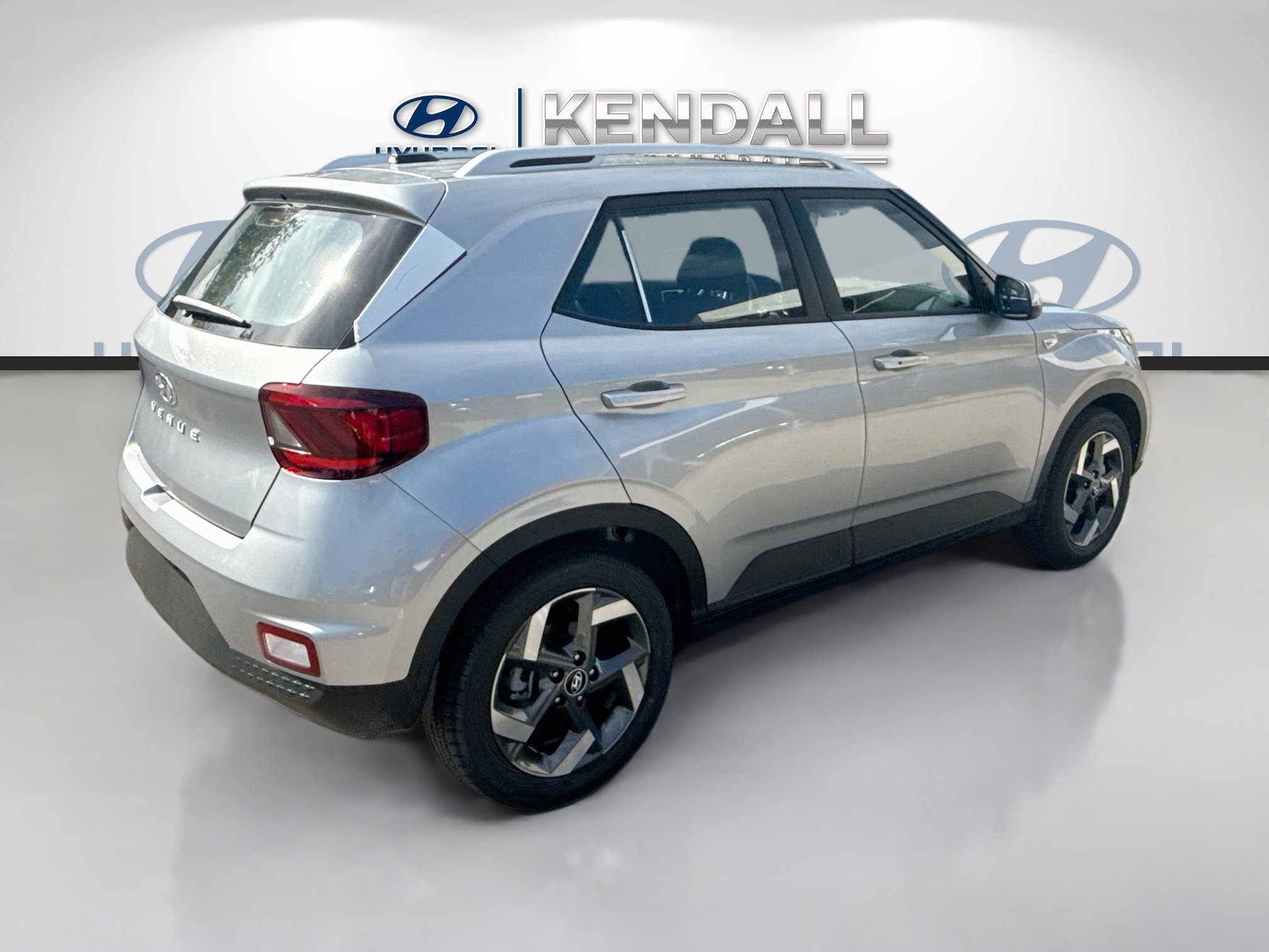 New 2026 Shimmering Silver Hyundai SEL image 30
