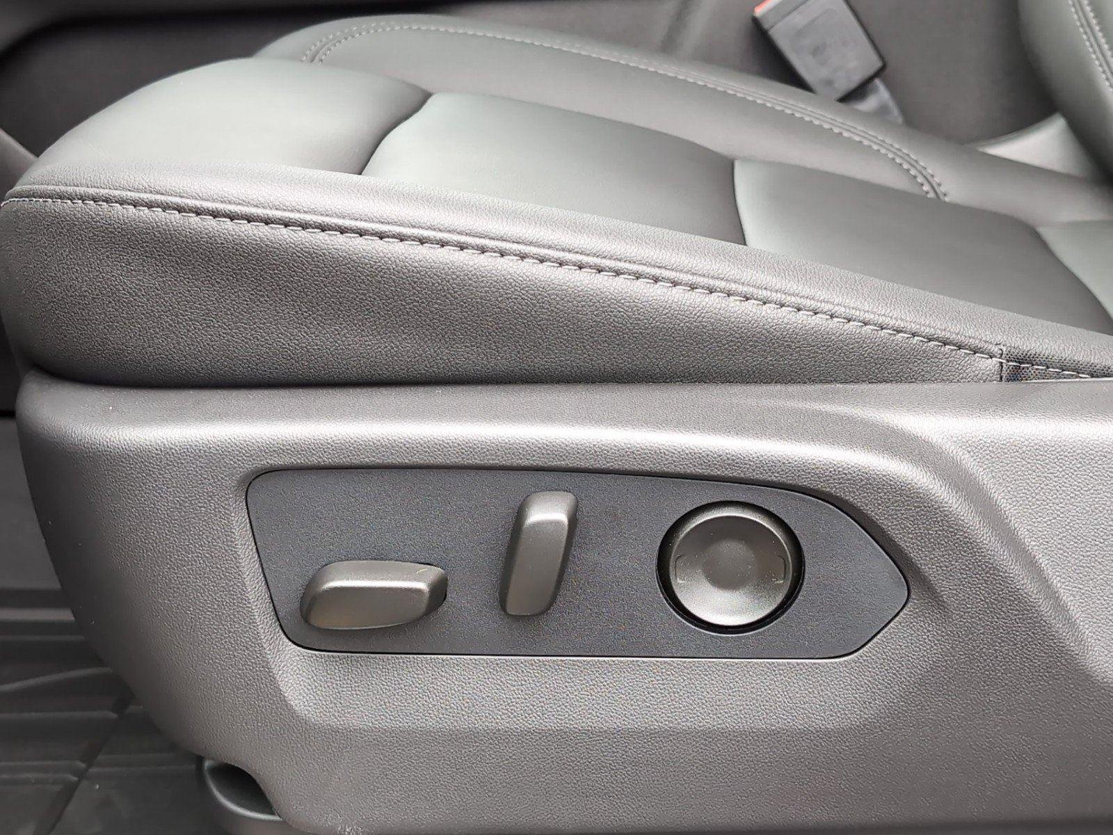 New 2026 Sterling Gray Metallic Chevrolet LT image 17