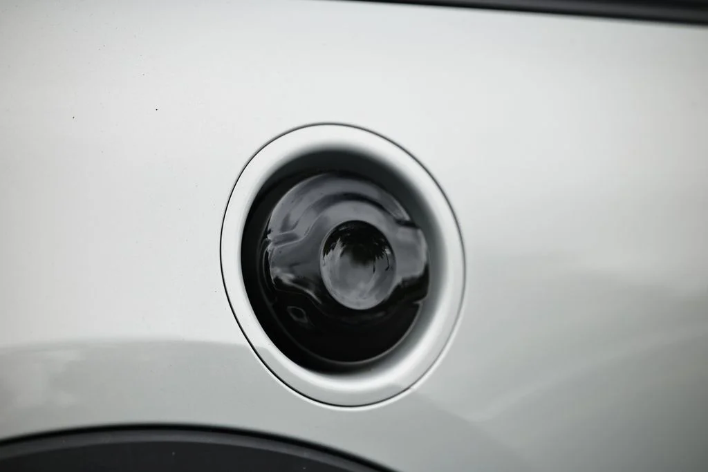 Used 2021 White Silver Metallic MINI Signature image 8