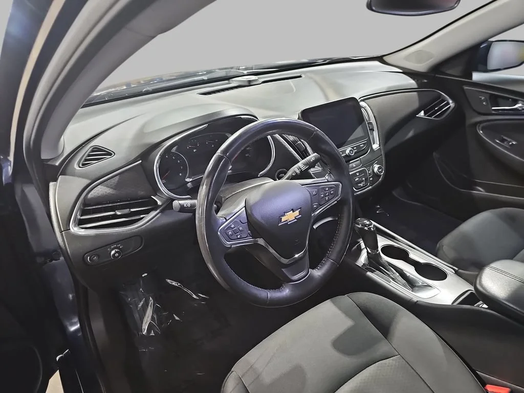 Used 2017 BLUE VELVET METALLIC Chevrolet LT image 19