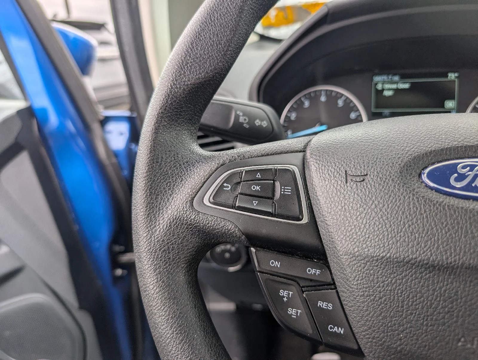 Used 2021 Lightning Blue Ford SE image 12