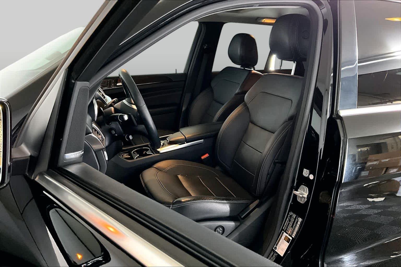 Used 2014 Black Mercedes-Benz ML 350 image 9