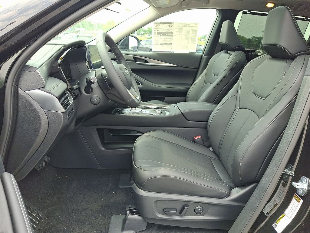 Used 2026 Black INFINITI LUXE image 15