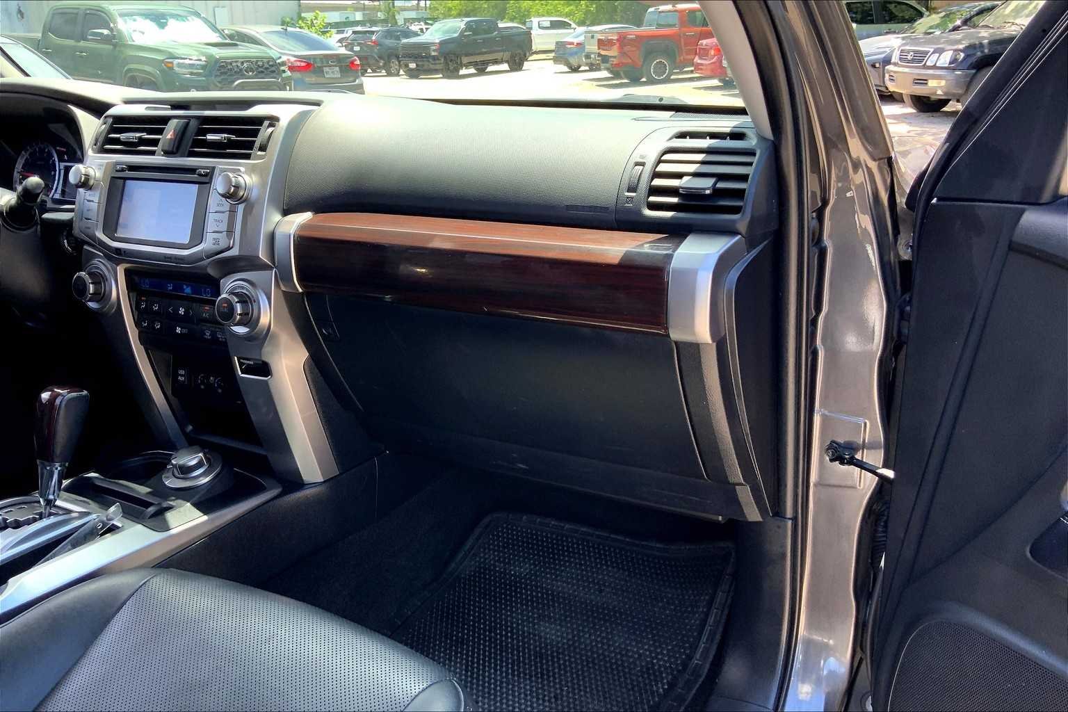 Used 2017 Magnetic Gray Metallic Toyota SR5 image 19