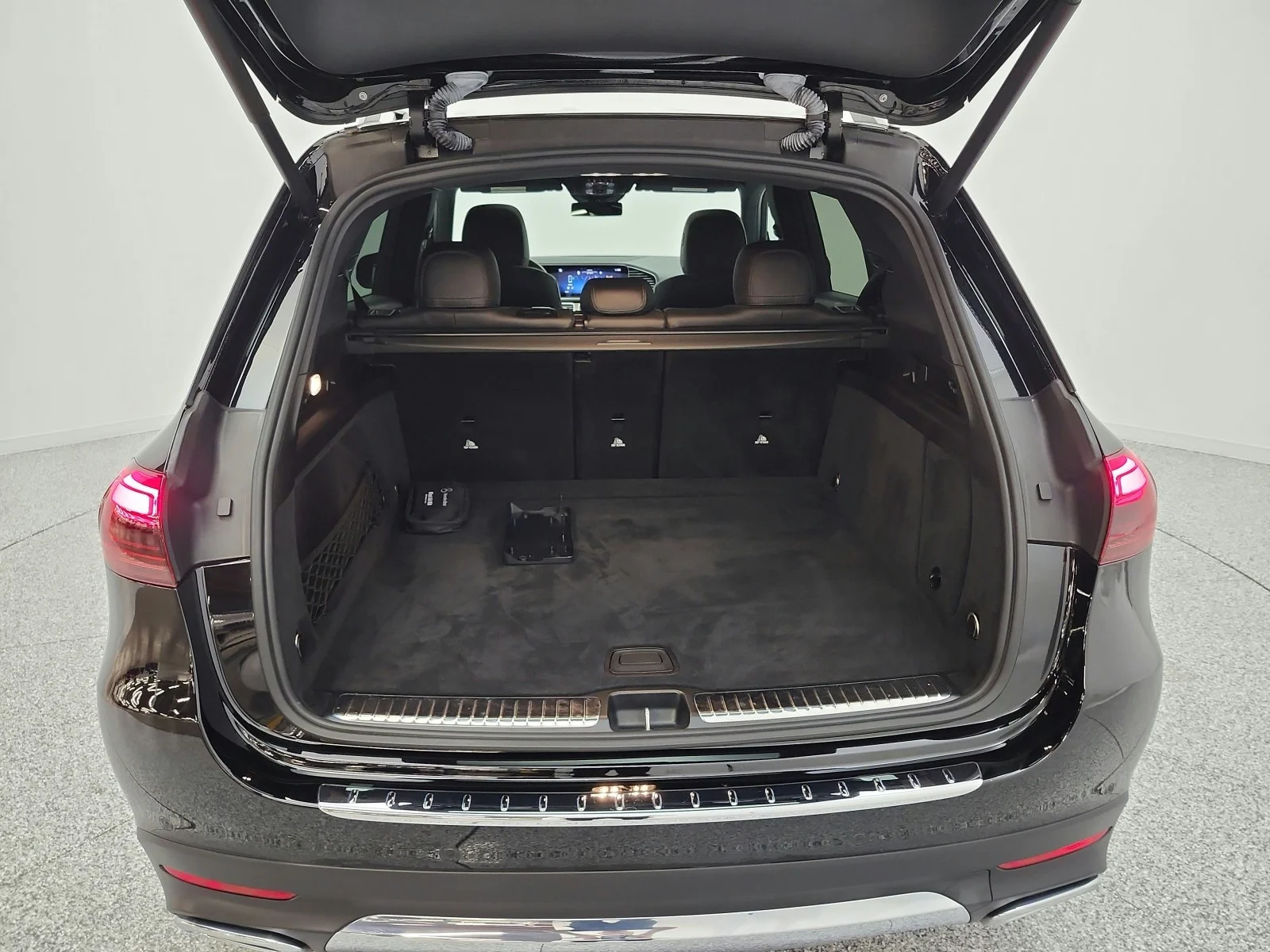 Certified Used 2024 Black Mercedes-Benz GLE 350 4MATIC® SUV image 21