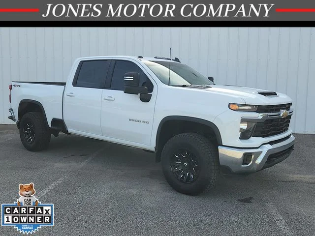 2024 Chevrolet Silverado HD LT 4WD Crew Cab Standard Box's photo