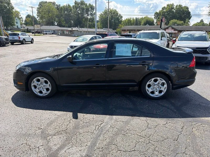 Used 2011 Black Ford SE image 4