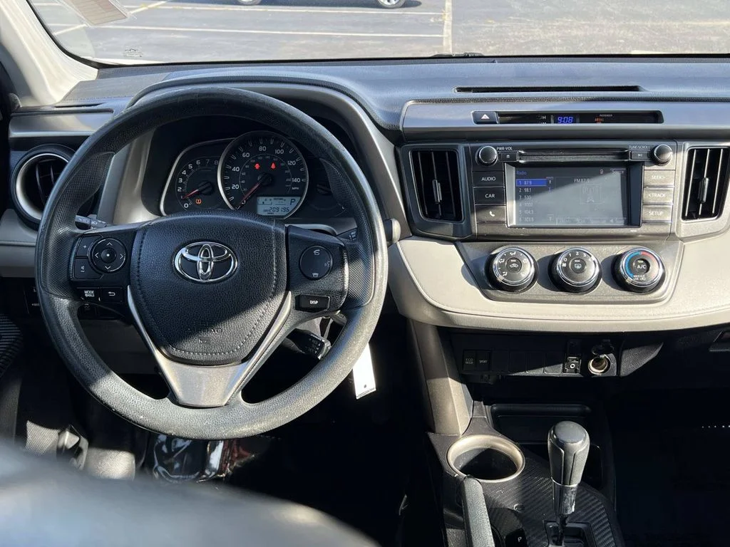 Used 2015 White Toyota LE image 15