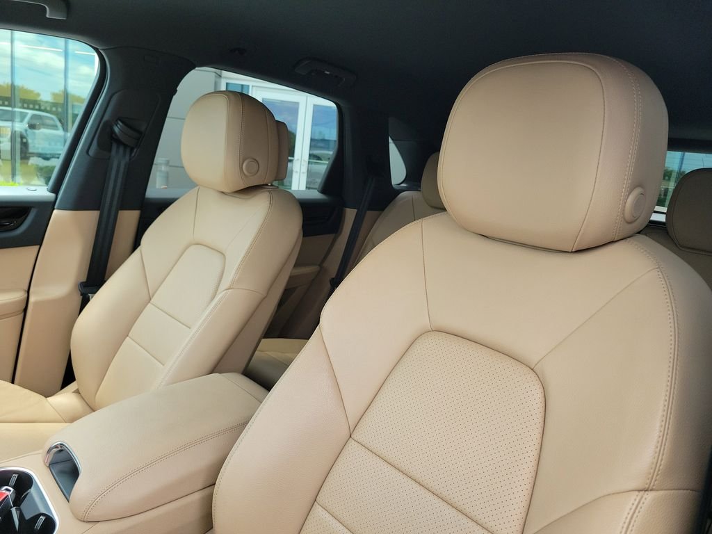 Used 2022  Porsche  image 26