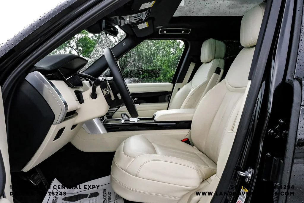 Certified Used 2025 Black Land Rover SE image 3