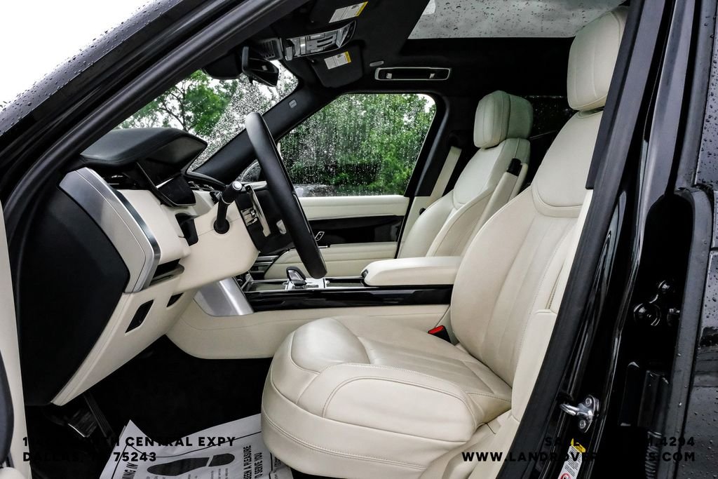 Used 2025 Black Land Rover SE image 3