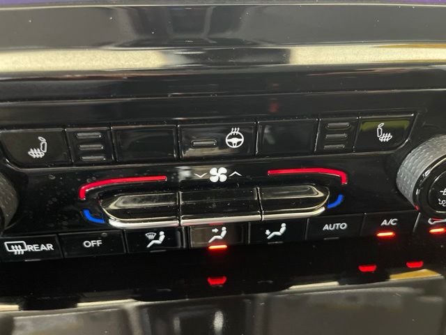 Used 2023 Black Jeep Laredo image 22