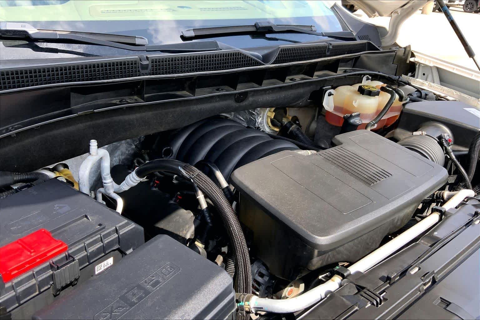 Used 2021 WHITE FROST TRICOAT GMC Denali image 33