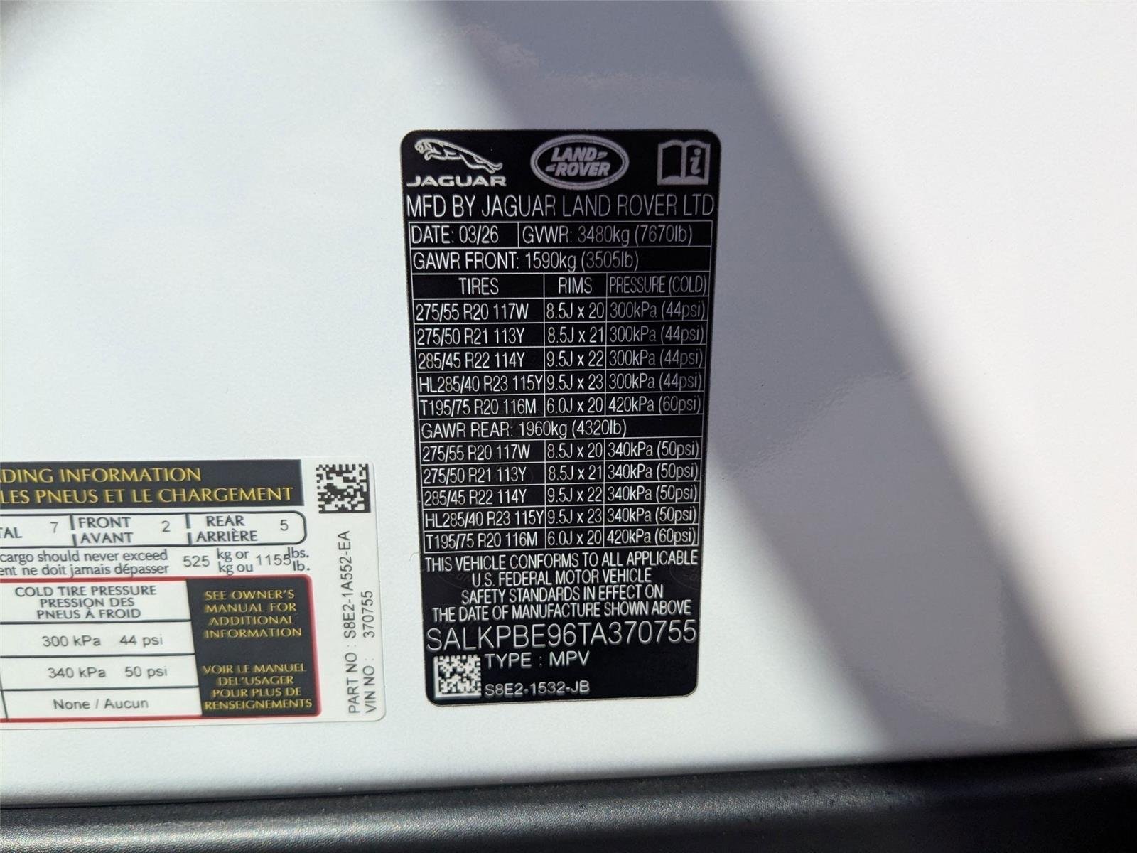 New 2026 Fuji White Land Rover SE image 35