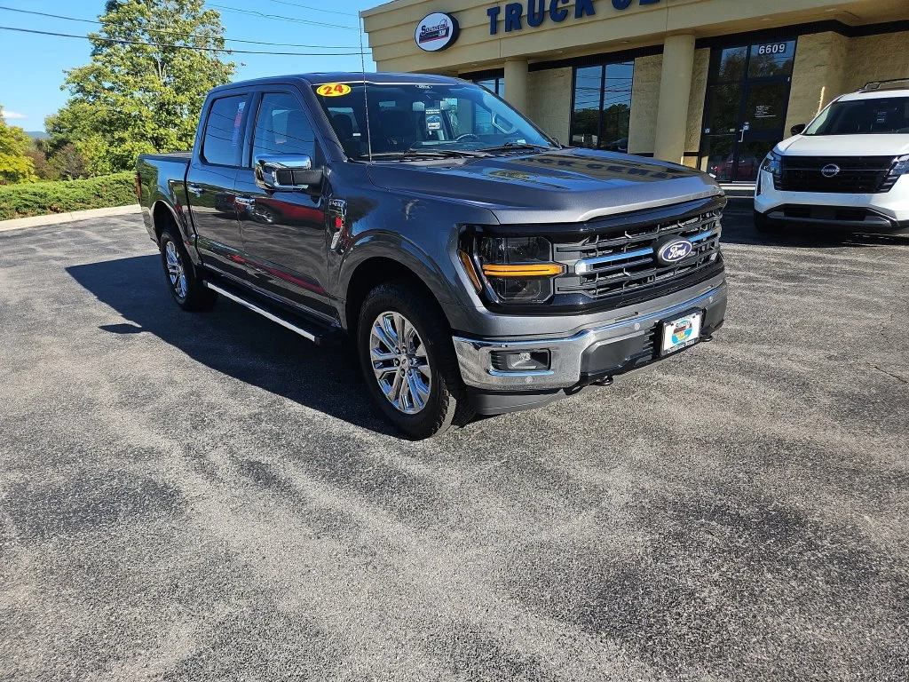 Used 2024 Gray Ford XLT image 8