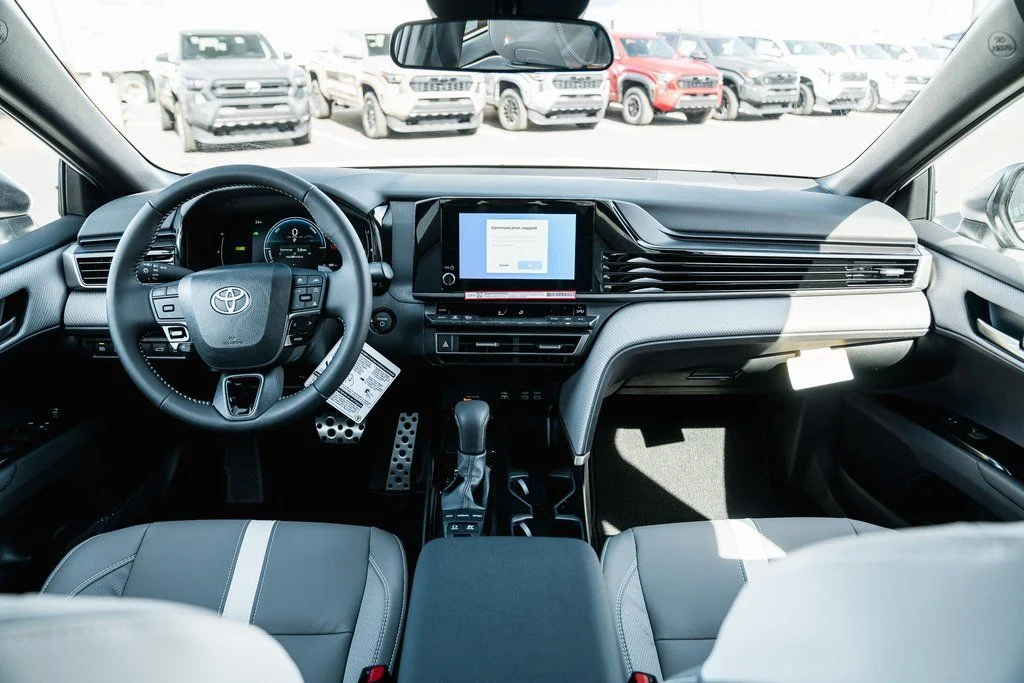 2026 Toyota Camry SE - Photo 11