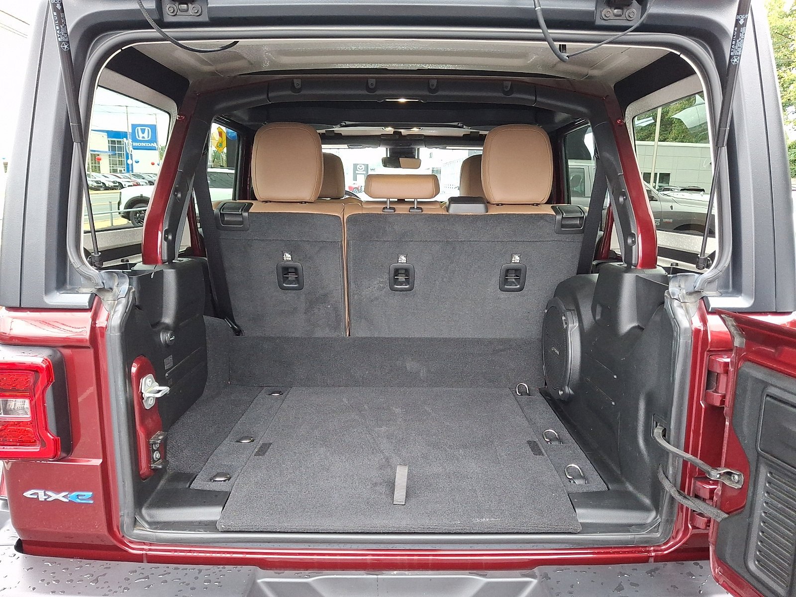 Used 2021 Snazzberry Pearlcoat Jeep Unlimited Sahara image 21
