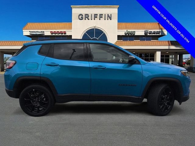 Used 2025 Blue Jeep Latitude image 3