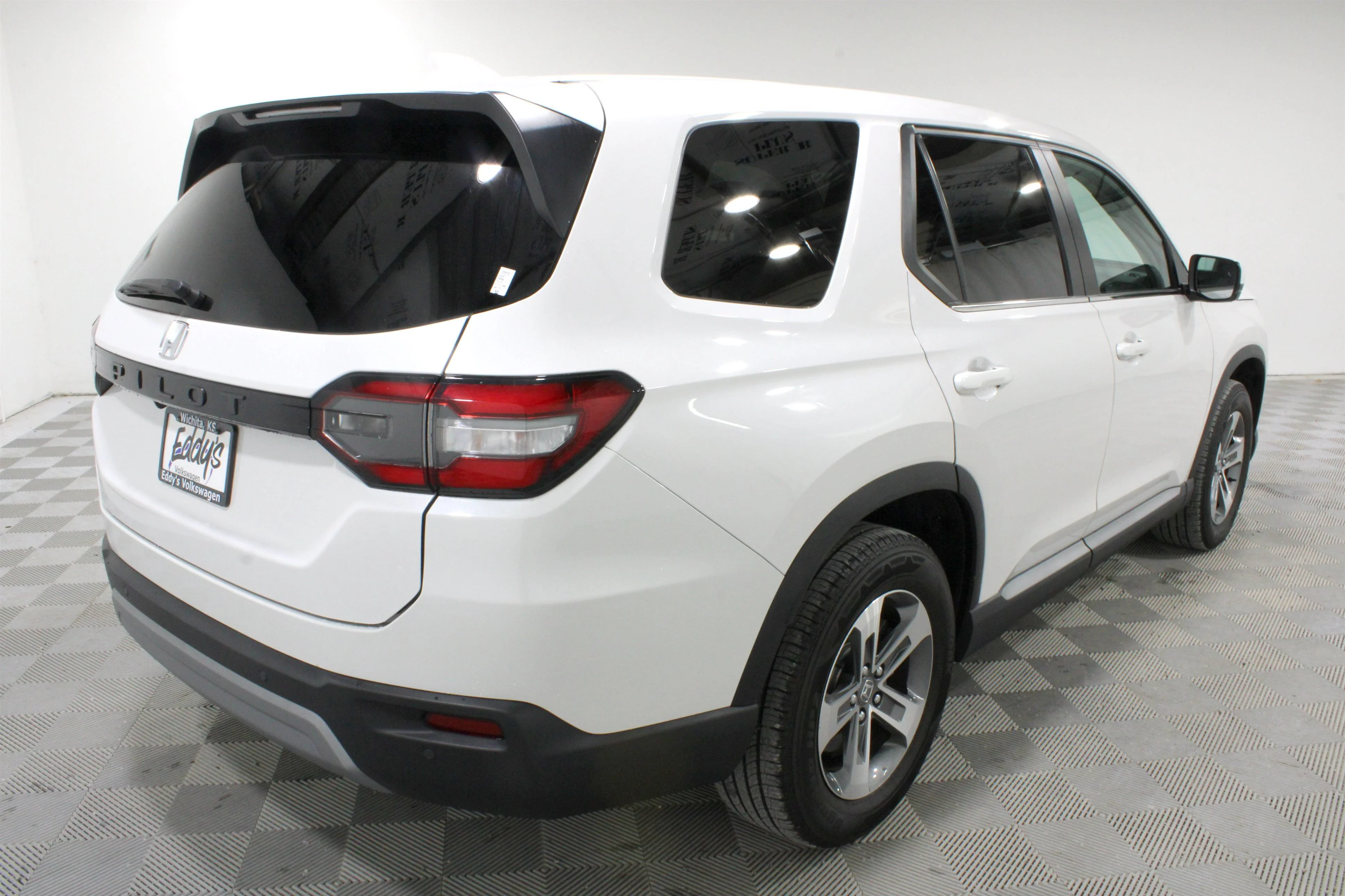 2025 Honda Pilot EX-L - Photo 29