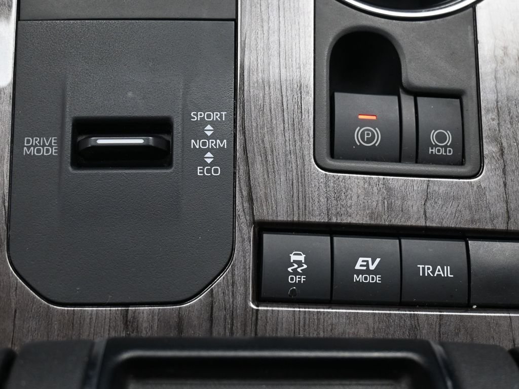 Used 2020  Toyota Platinum image 26