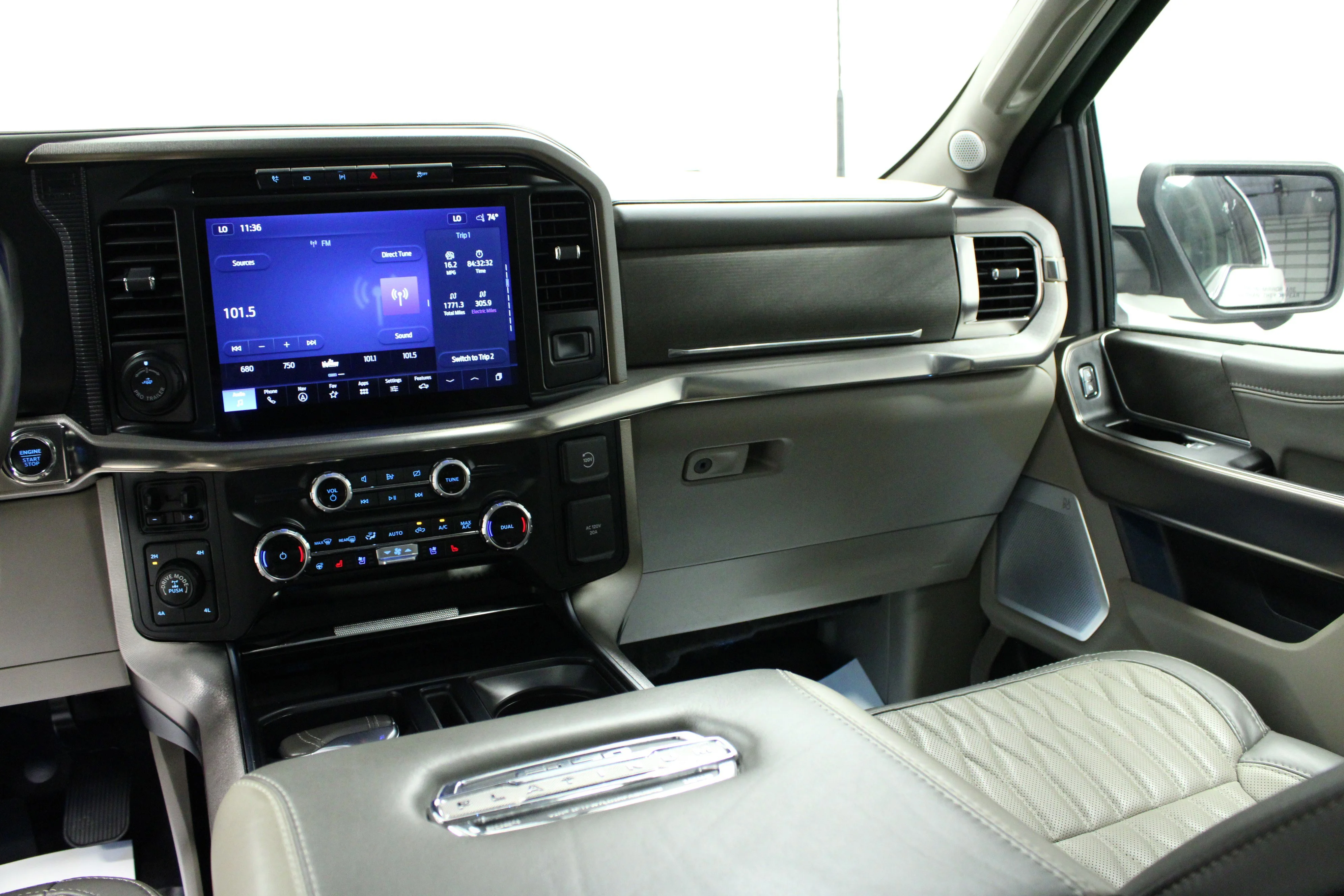 Used 2024 Star White Metallic Tri-Coat Ford Platinum image 20