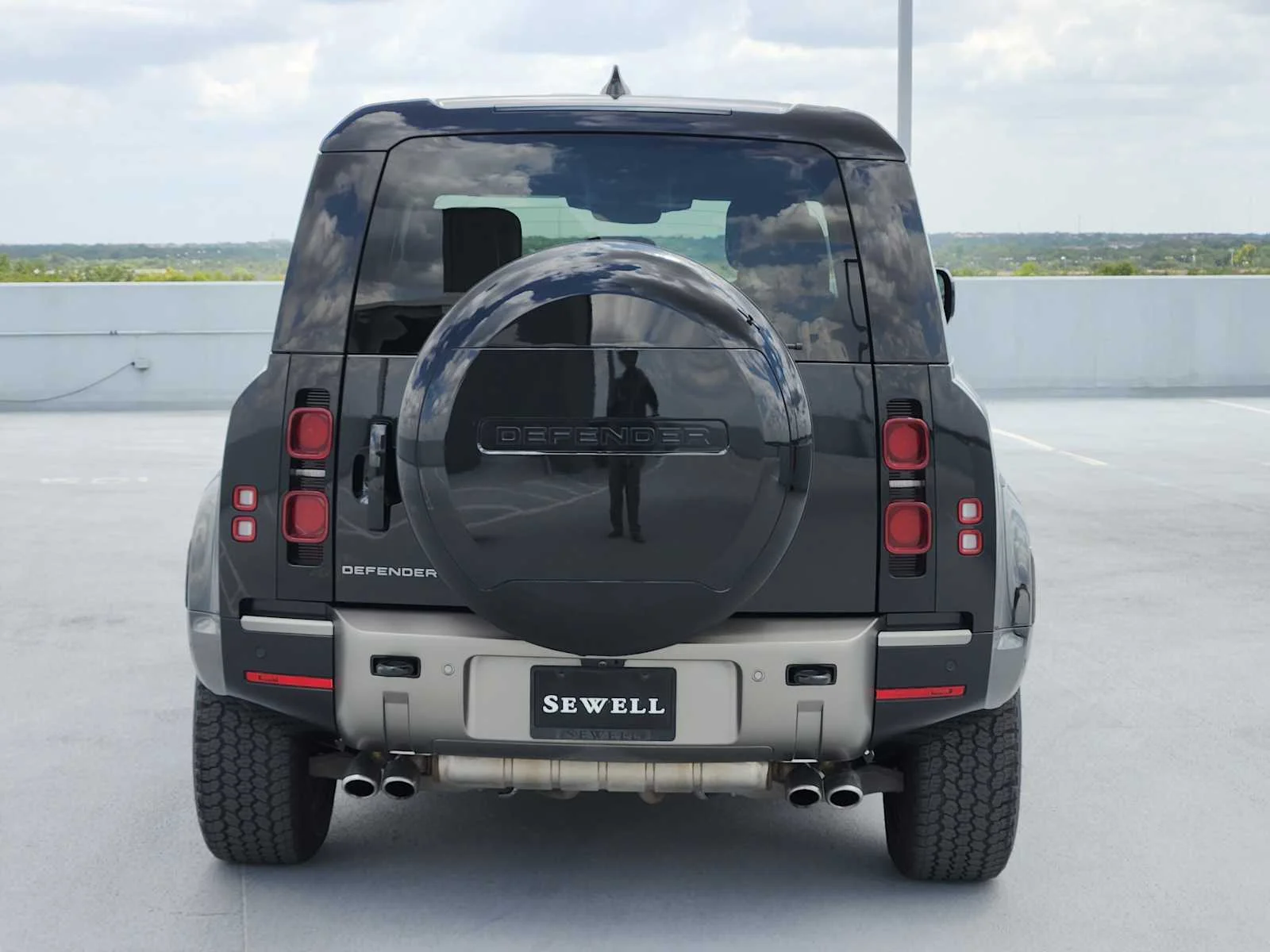 Certified Used 2025 Santorini Black Metallic Land Rover X-Dynamic SE image 6