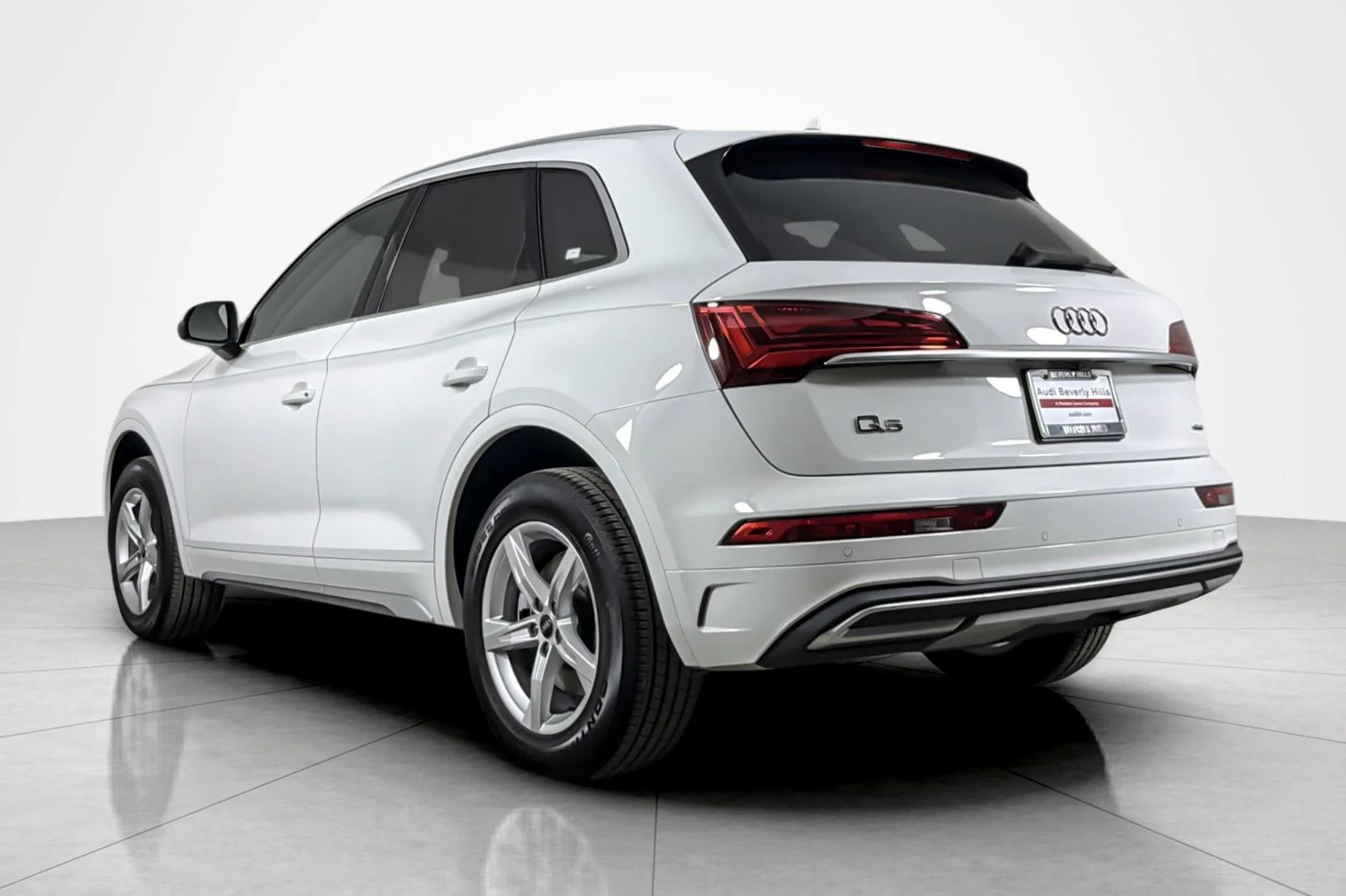 Used 2023 Ibis White Audi Premium 40 TFSI quattro image 3