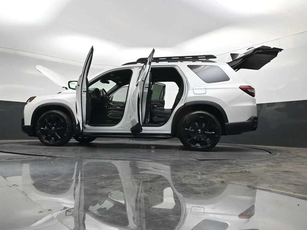 New 2026 Platinum White Pearl Honda Black Edition image 37