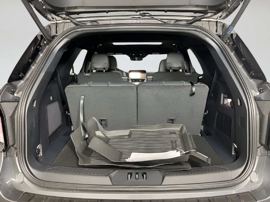 New 2026 Carbonized Gray Metallic Ford ST-Line image 17