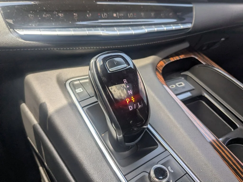 Used 2021 Crystal White Tricoat Cadillac Premium Luxury image 19