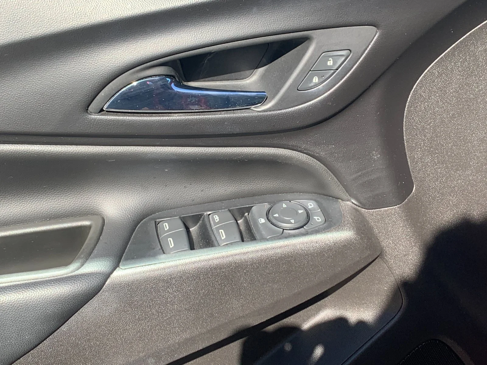 Used 2019 CAJUN RED TINTCOAT Chevrolet LT image 12