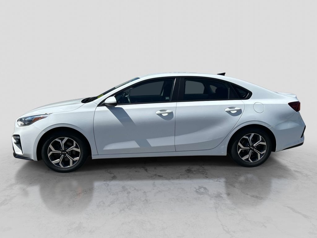 Used 2021 White Kia LXS image 2