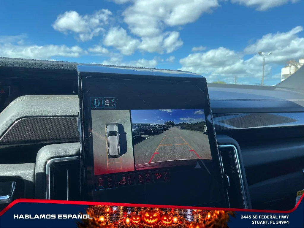 New 2027 Summit White GMC Elevation image 32