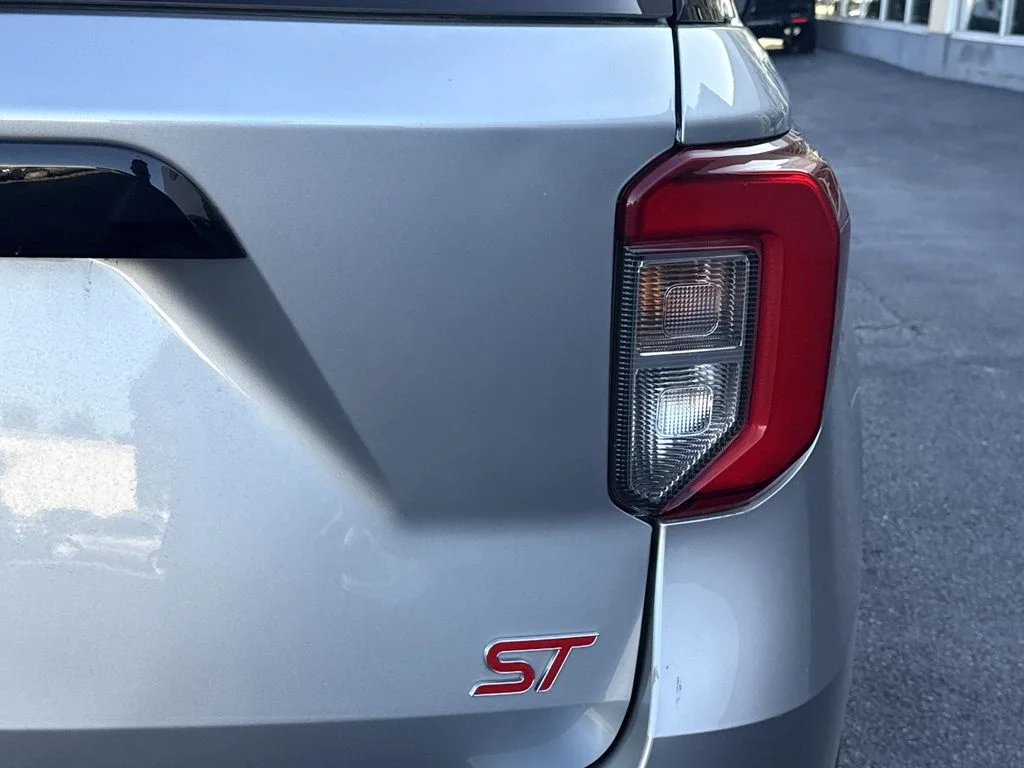 Used 2023 Silver Ford ST image 34