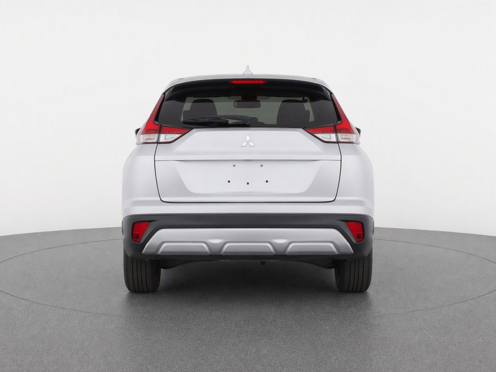 Used 2025 Alloy Silver Metallic Mitsubishi SE image 6