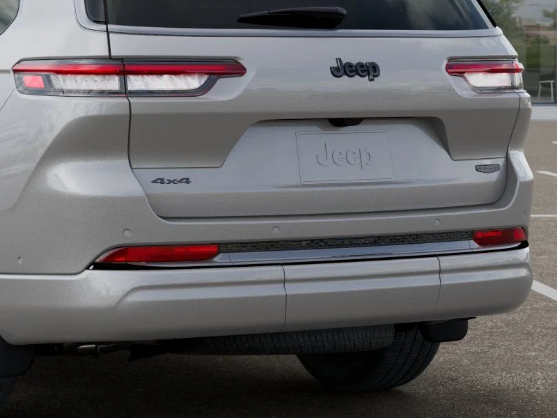 New 2026 Silver Zynith Exterior Paint Jeep Summit image 13