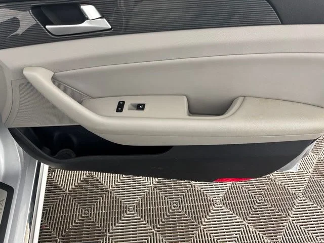 Used 2019 Silver Hyundai Limited image 21