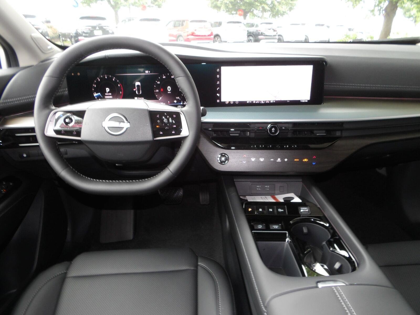 New 2026 Everest White Pearl TriCoat Nissan SL image 14