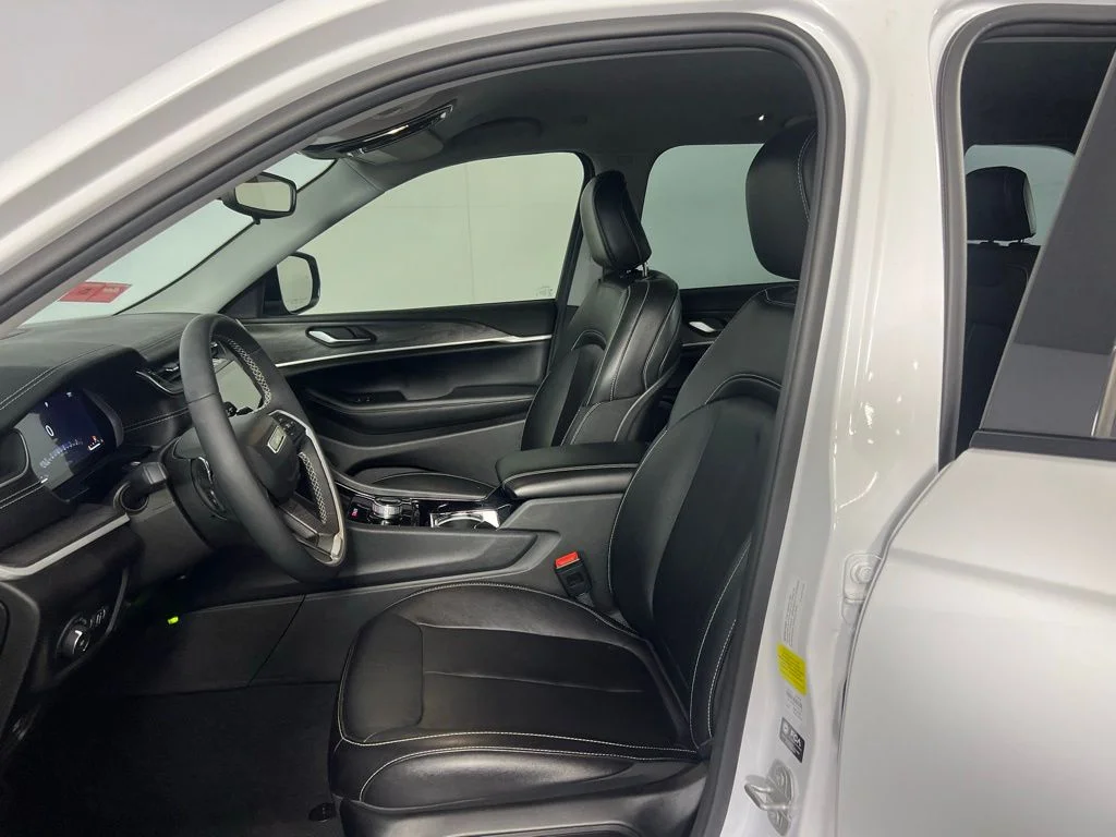 2023 Jeep Grand Cherokee Limited - Photo 14