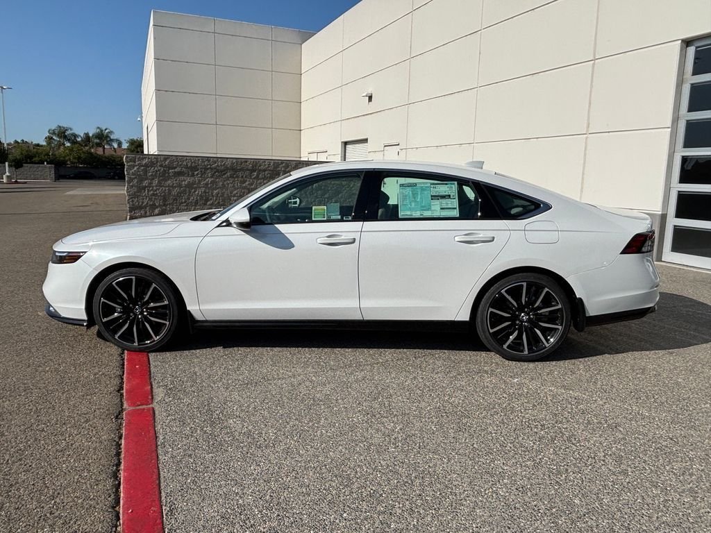New 2026 Platinum White Pearl Honda Touring image 8