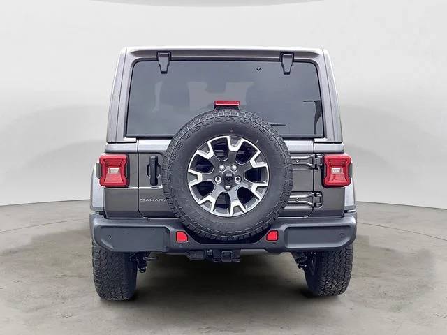 New 2026 Crystal Metallic Jeep 4-DOOR SAHARA image 5