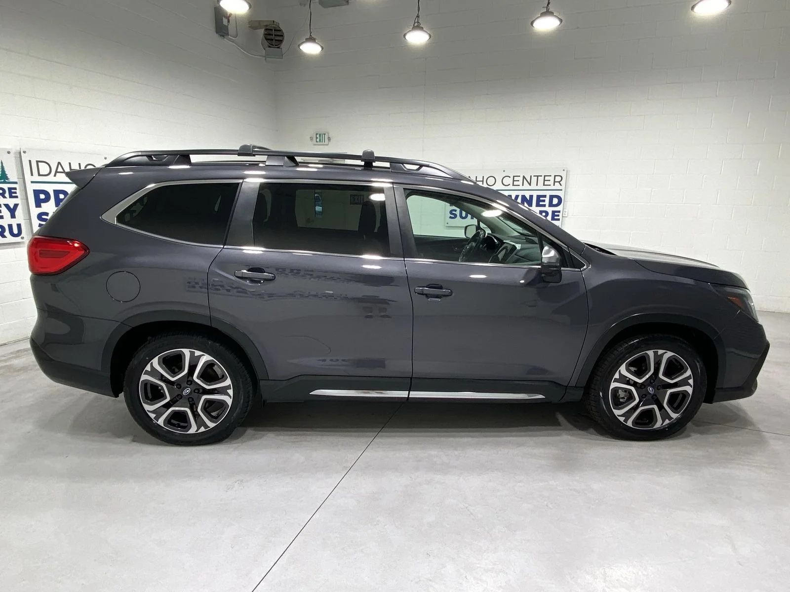 2023 Subaru Ascent Limited - Photo 9
