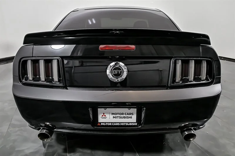Used 2007 Black Clearcoat Ford GT Premium image 8