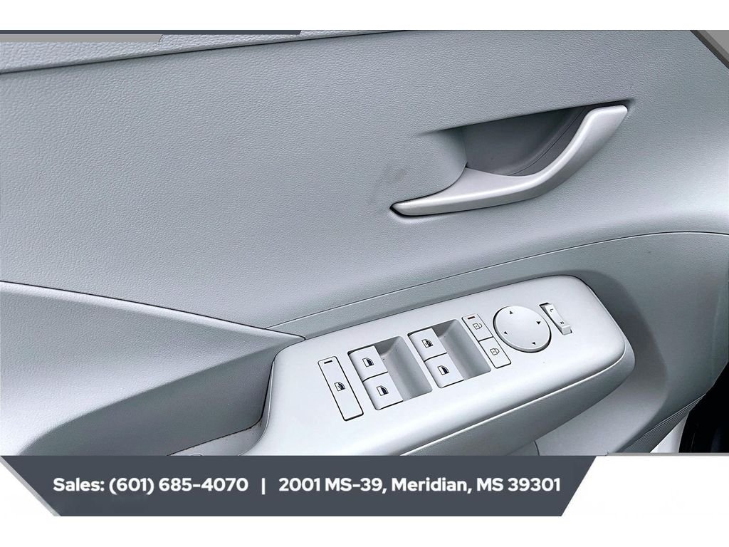 2024 Hyundai Kona SEL - Photo 17