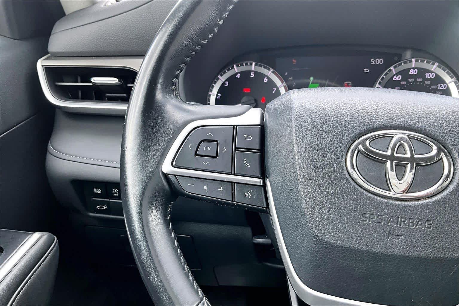 Used 2023 Wind Chill Pearl Toyota LE image 23