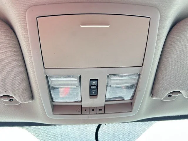 Used 2009 Light Graystone Pearl Jeep Laredo image 45