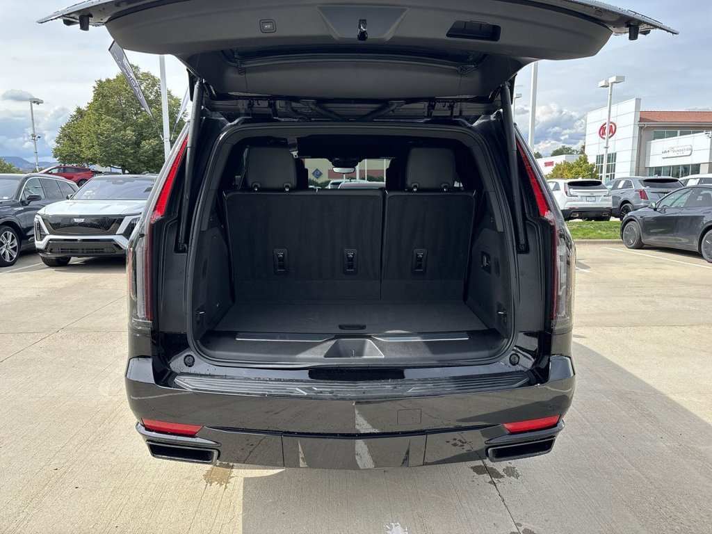 2023 Cadillac Escalade Sport - Photo 33