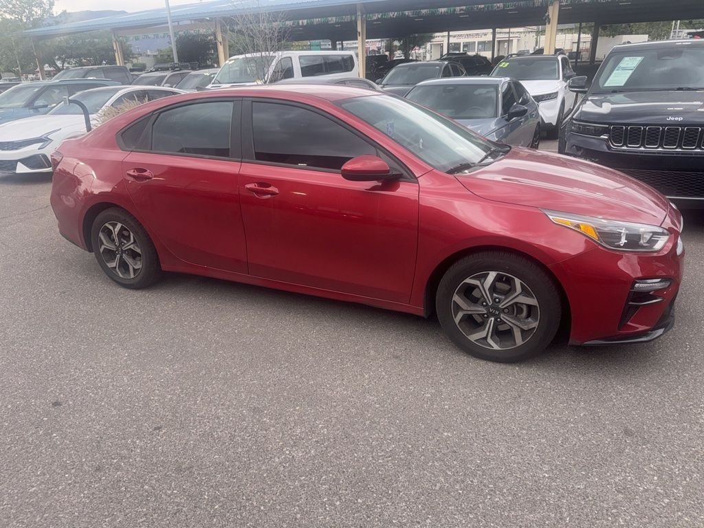 Used 2021 Red Kia LXS image 4