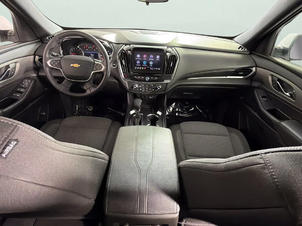 Used 2024 Summit White Chevrolet LT Cloth image 36